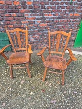 1/2 Stühle  Armlehnenstuhl