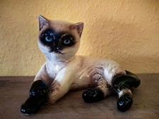 Goebel Katze Siamkatze liegend