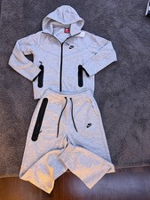 Nike Tech Fleece Anzug Größe