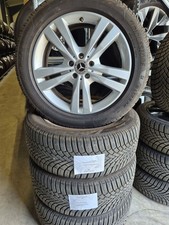 Satz Winterräder auf