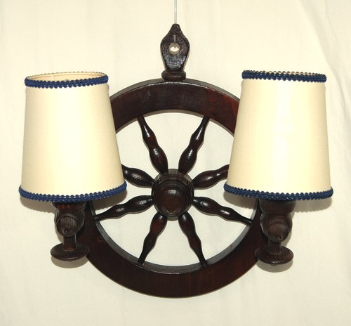 Alte holz wagenrad lampe - alte,