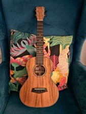 ISLANDER Tenor Ukulele Massivholz & Tonabnehmer 