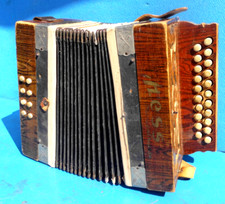 Kleines Akkordeon antikes