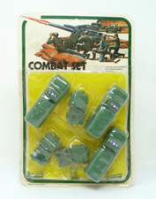VINTAGE COMBAT SET PLASTIC US
