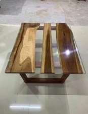 Klar Epoxid und Holz Esszimmer