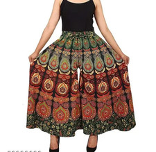 Indische Damen grüne