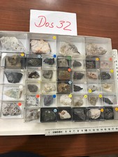 Kleine Sammlung mit Mineralien