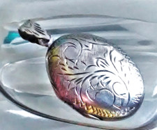 Medaillon Anhänger Silber Historismus Jugendstil Gravur ziseliert antik Vintage