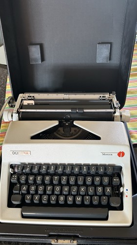 Olympia monica vintage - olympia,