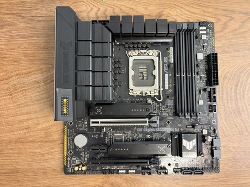 Asus tuf gaming b760m plus - asus, d4