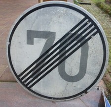 altes Verkehrsschild Schild