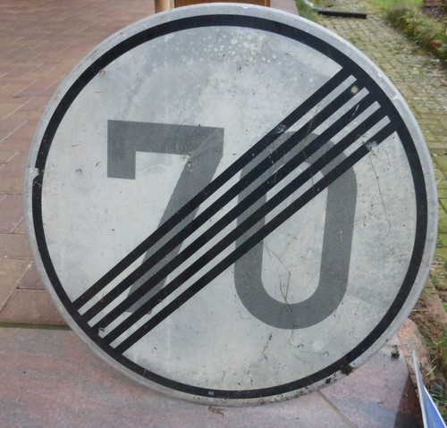 Altes verkehrsschild schild - verkehrsschild,