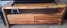 TV-Lowboard aus hellem