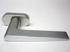 FSB Fenstergriff Alu natur BA:43mm VK:7/24 Rosette:70x32,5x14 Nr. 3425ALU24