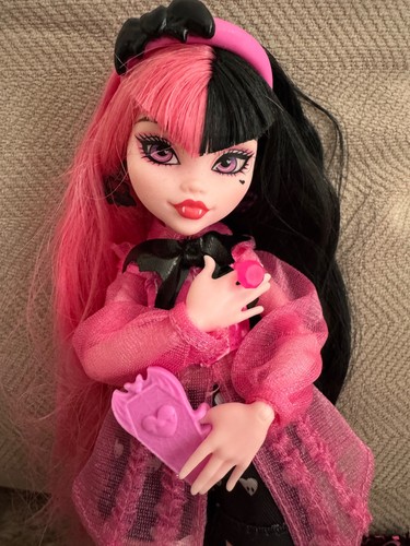 Monster high draculaura 2022 - monster,