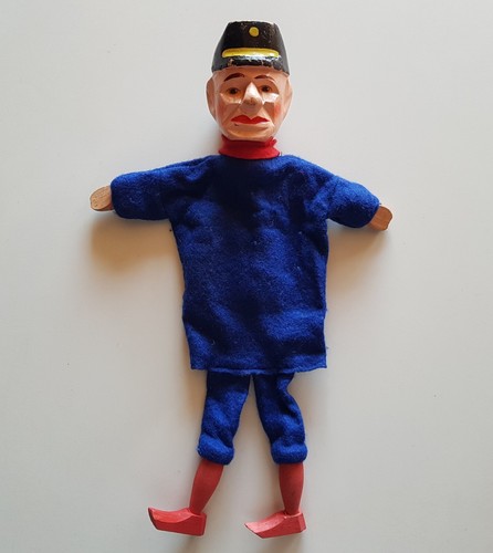 Alte handpuppe mit holzkopf - handpuppe,