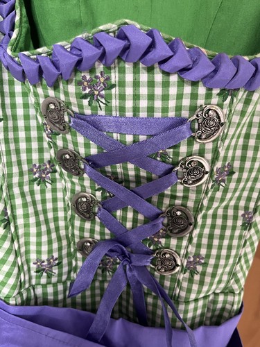Dirndl - ,