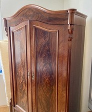 antiken Kleiderschrank im