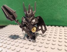 1x Herr der Ringe / Hobbit Sauron Figur mit viel Ausrüstung wie Ring, Keule uvm