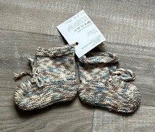 Süße Strickschuhe aus