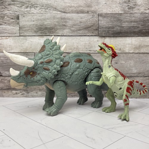Jurassic world trackers - world,