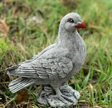 Frostfeste Steinfigur Taube