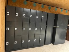 10 elektronische Schließfachschränke mit je 9 Schließfächern, Spindschrank