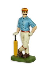 Eine gusseiserne Figur Cricket