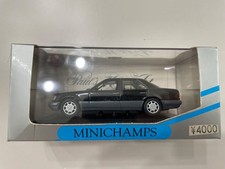 Minichamps 1/43 Mercedes W124