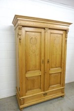 Antiker Schrank Kleiderschrank