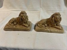 2 Löwen Figuren