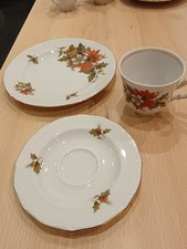 Weihnachtsgeschirr Vohenstrauss Seltmann 6 Tassen, Untertassen, Teller Goldrand