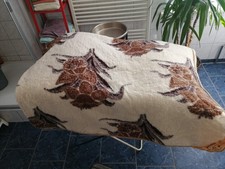 eine Decke  Lama Gold 130 x