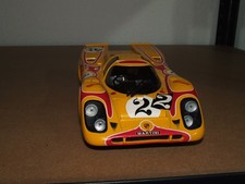 Porsche 917 von Universal Hobbies  im Maßstab 1:18 Martini Racing