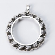Solid coin setting pendant