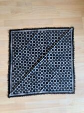 Mittelgroßes Tuch schwarz mit weißem Muster 61 x 63 cm