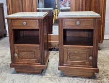 Zwei Nachttische