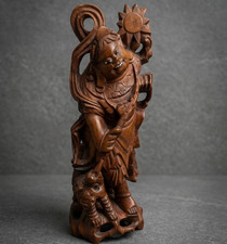 Chinesische Holzfigur mit