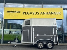 Blomert 2 Pferdeanhänger Holz/Poly Sattelkammer 2t.