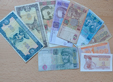 Einen Set von 10 Banknoten von