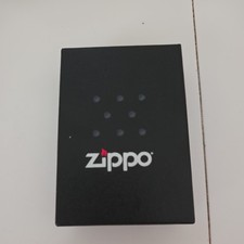 ZIPPO Original Feuerzeug Regular / Schwarz matt Zippo Logo / Geschenketui
