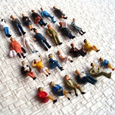 Figuren stehend sitzend - , je