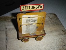 Kibri Zeitungswagen mit Zeitung Blechspielzeug Eisenbahn Zubehör Antik Rarität !