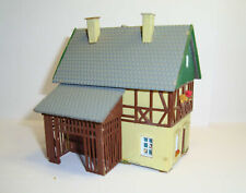 TT - Waldhaus mit Holzschuppen (3979)