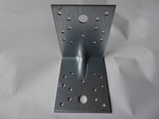 Winkelverbinder mit Steg