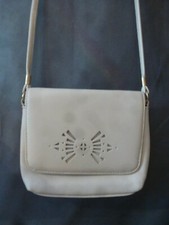 Umhängetasche 17 cm breit 14,5 cm hoch 4 cm tief creme beige Tasche 90er Schulte