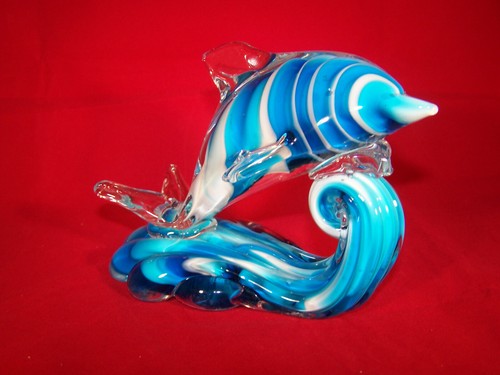 Glasfigur delphin auf welle - delphin,