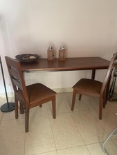 Klapptisch ( Eisengestell) mit Platte aus massivem Kotibé Holz mit 2 Stühlen