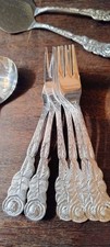 Besteck-Set mit Rosenmuster 12