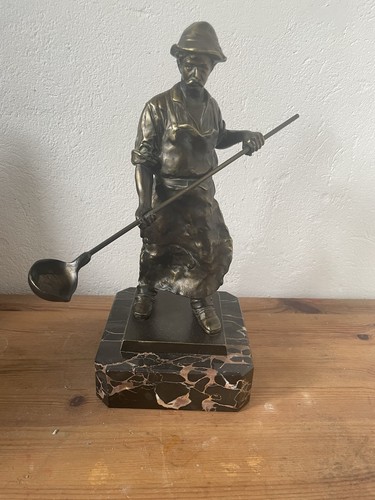 Antike gießer figur auf - gießer,
